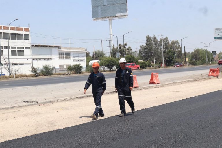 GOBIERNO ESTATAL AVANZA EN MODERNIZACIÓN DE LATERALES DE LA CARRETERA 57