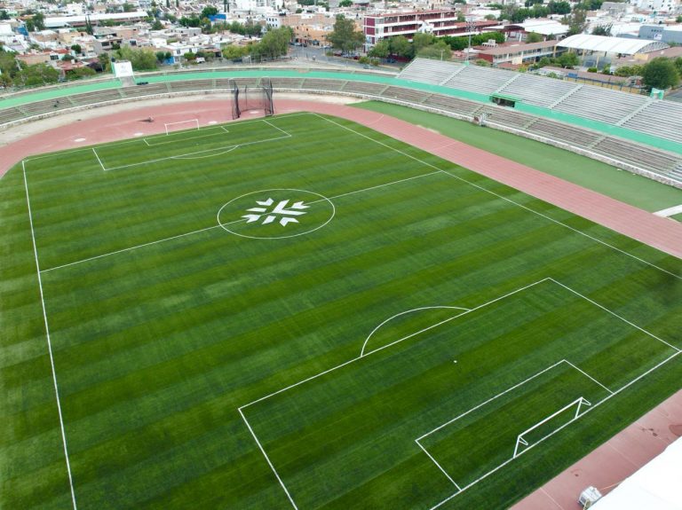 RICARDO GALLARDO RESCATA CANCHA DEL EMBLEMÁTICO ESTADIO “PLAN DE SAN LUIS”