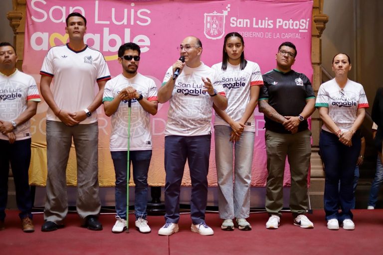 Total respaldo a deportistas destacados: Enrique Galindo les entrega becas  y soporte integral