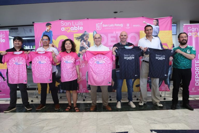 Alcalde Galindo arranca torneo de fútbol mundialista en videojuego 
