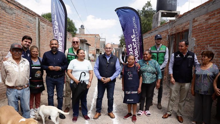 Galindo lleva justicia social y obras a colonias con décadas de rezago