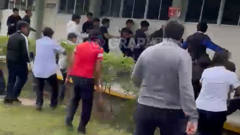 ALUMNOS ARMAN BATALLA CAMPAL EN EL CONALEP DE MATEHUALA; HAY UN HERIDO