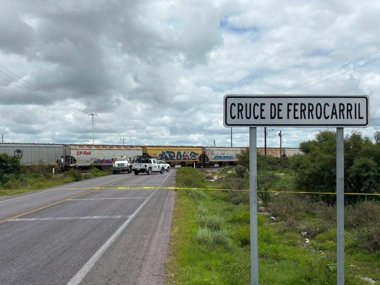 TREN EMBISTE PIPA DE GAS EN CHARCAS