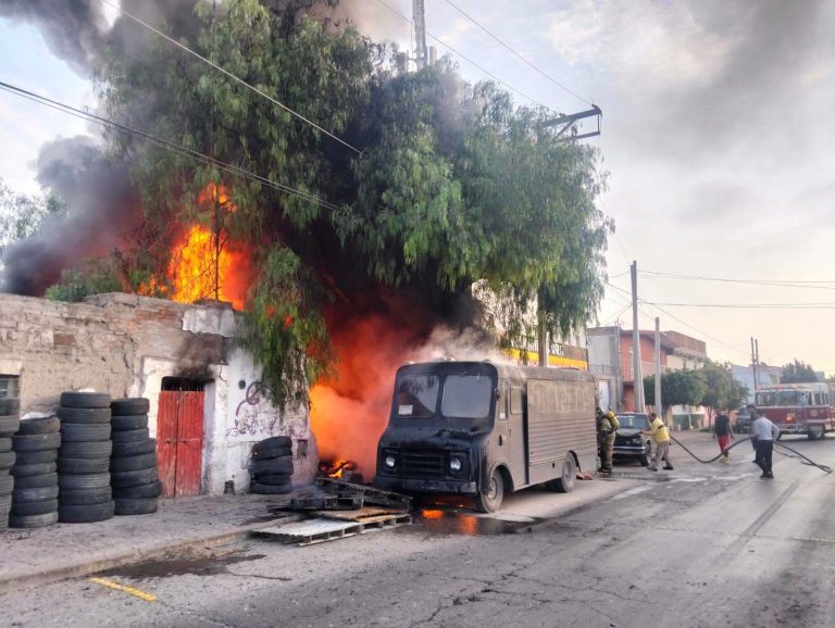 INCENDIO CONSUME VULCA EN SLP