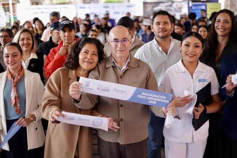 Enrique Galindo ofrece alternativas de educación universitaria a jóvenes potosinos