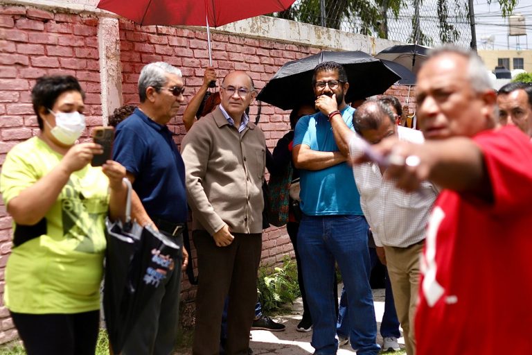 Supervisa Enrique Galindo rehabilitación de drenaje en Constituyentes