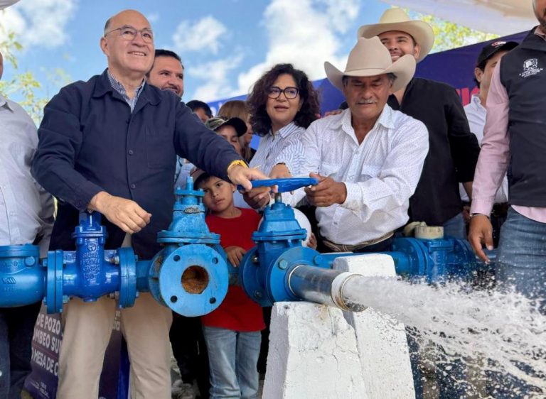 Enrique Galindo cumple con agua a comunidades rurales: entrega pozo rehabilitado