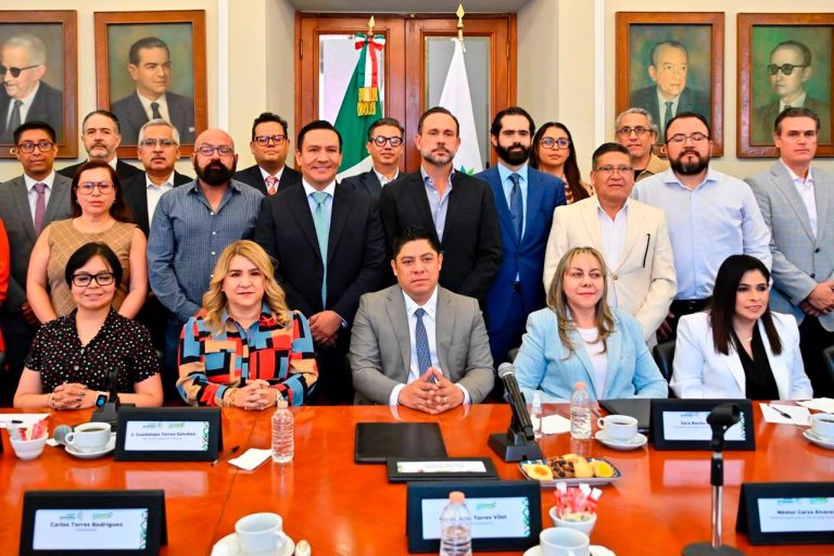 EL GOBERNADOR RICARDO GALLARDO ABRE DIÁLOGO PLURAL SOBRE INTELIGENCIA ARTIFICIAL