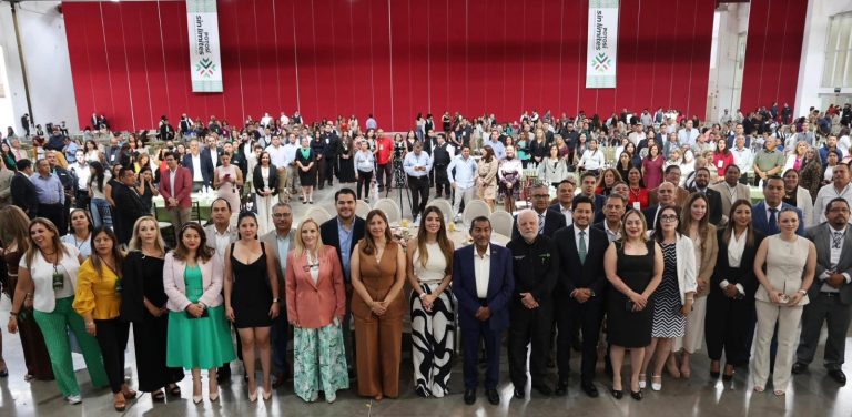 RUTH GONZÁLEZ RECONOCE LABOR DEL PERSONAL ADMINISTRATIVO DE LA SEGE