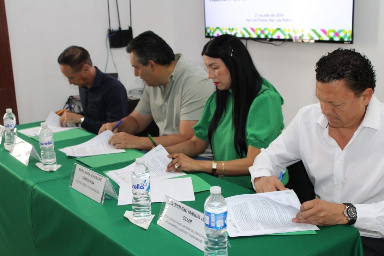GOBIERNO DEL ESTADO Y CANIRAC GENERAN CERTEZA JURÍDICA PARA EL SECTOR RESTAURANTERO