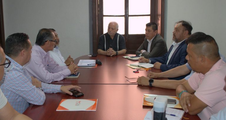 OFICIALÍA MAYOR DEL ESTADO ATIENDE TEMAS LABORALES DEL MAGISTERIO