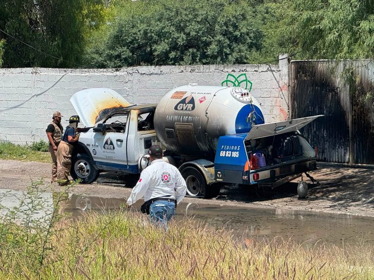 SE INCENDIA PIPA DE GAS; CONDUCTOR SUFRIÓ LESIONES