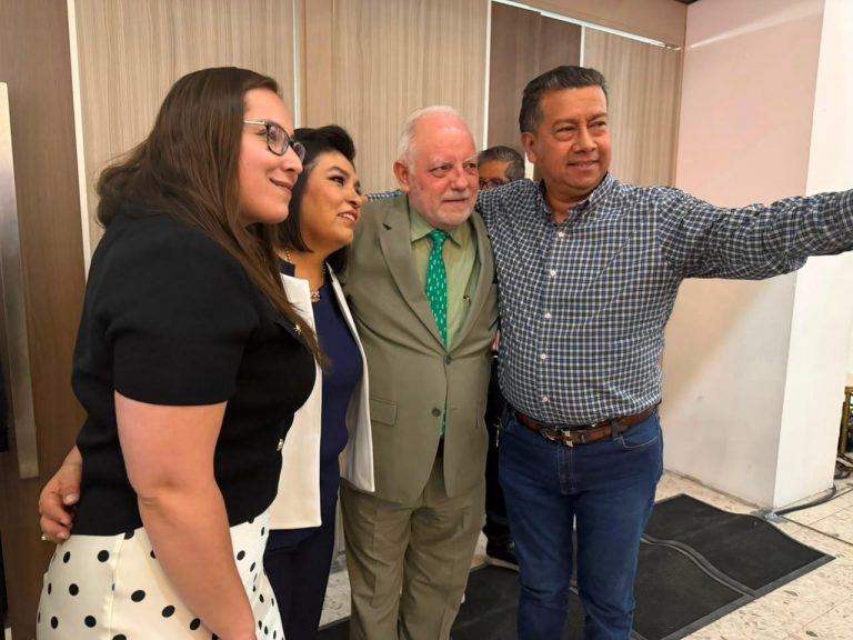 GOBIERNO DEL ESTADO ANUNCIA AUMENTO SALARIAL A BURÓCRATAS ESTATALES