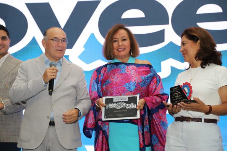Rosario Marín destaca la fuerza de la industria y el valor de la superación en la Feria de Proveeduría